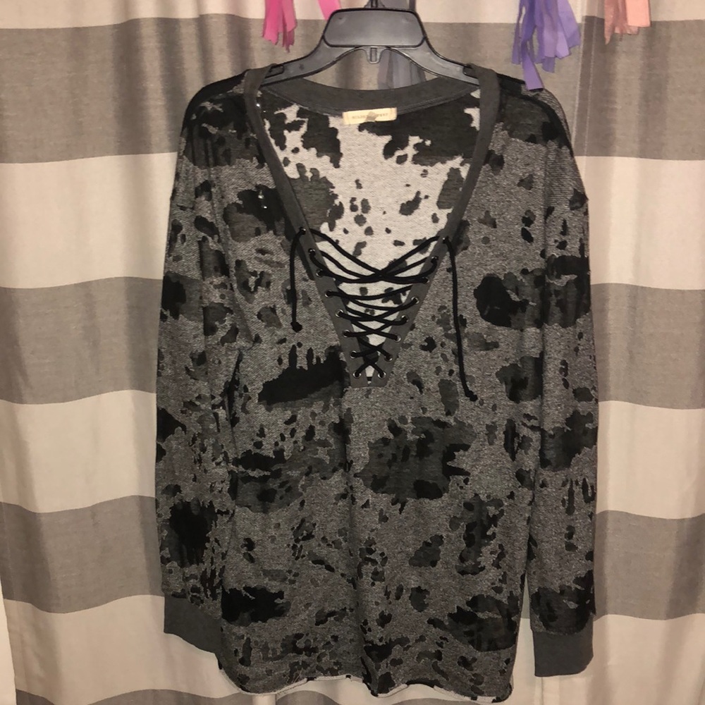 Guilted Intent half sheet lace V sweatshirt XL